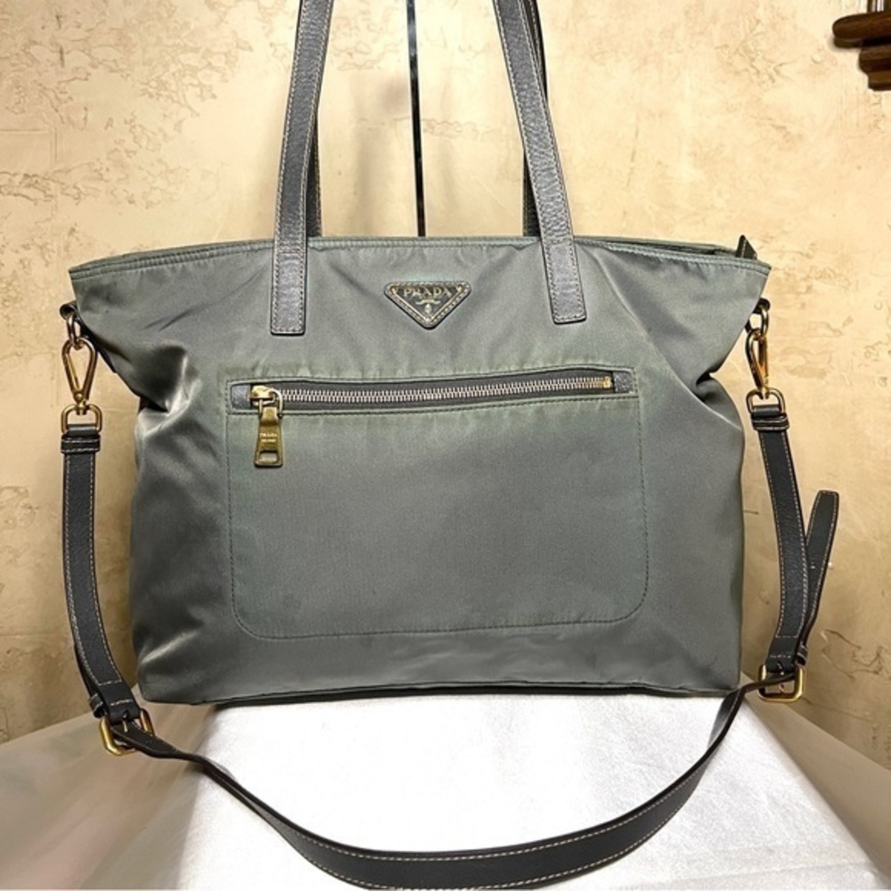 RARE Excellent condition. AUTHENTIC Prada Tessuto Vela Tote.Color: Olive - Picture 13 of 13